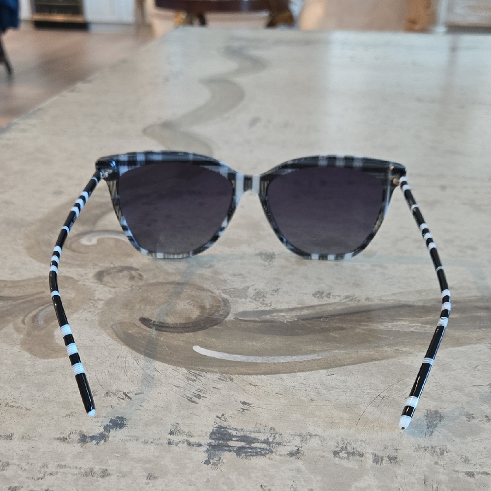 Burberry Black and White Checkered Eyewear - Picture 5 of 15